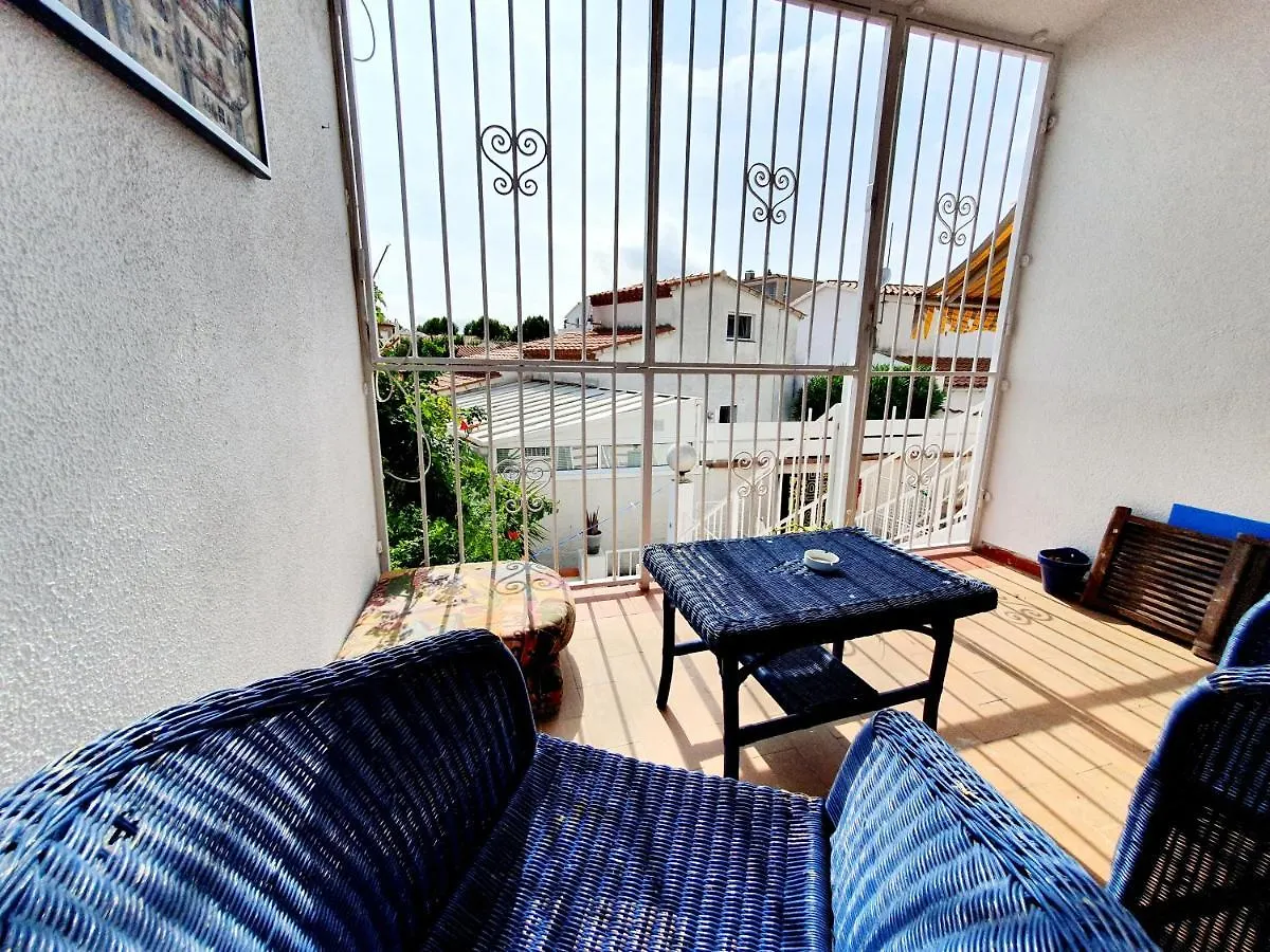 Bonita Casa Con Terraza Y Patio Spanien